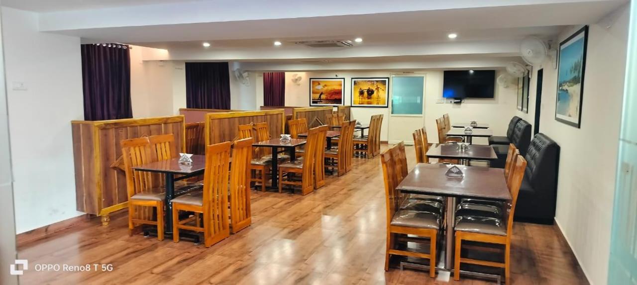 אודופי Hotel Radhma Residency מראה חיצוני תמונה